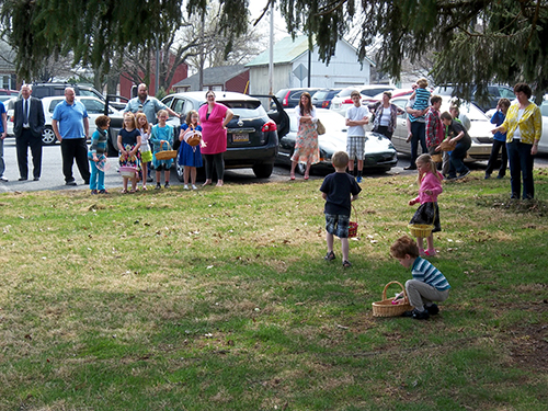 images/stories/HeaderImages/Frame1/other_EggHunt2014a.JPG